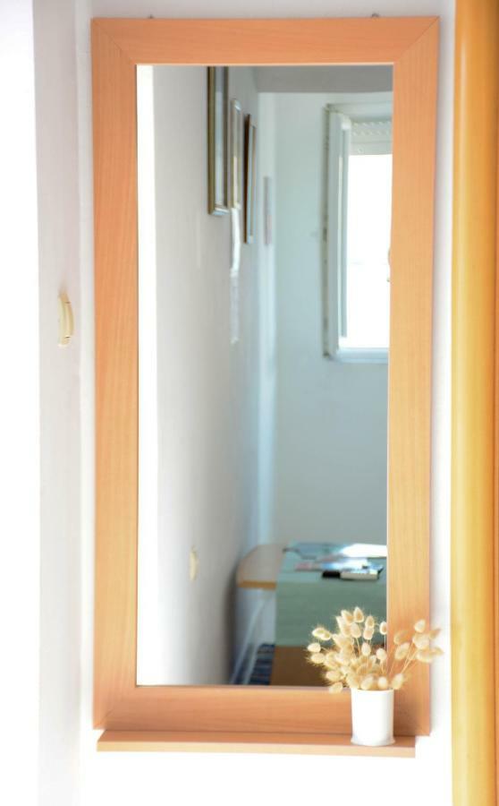 Apartmani Prvi Red Do Mora Pag Town Dış mekan fotoğraf