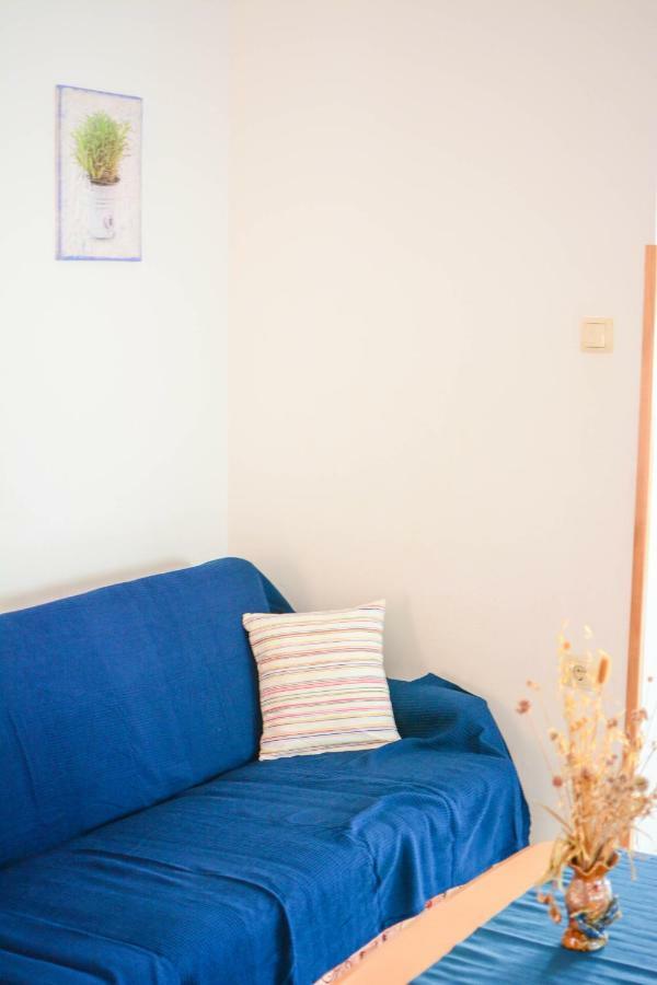 Apartmani Prvi Red Do Mora Pag Town Dış mekan fotoğraf