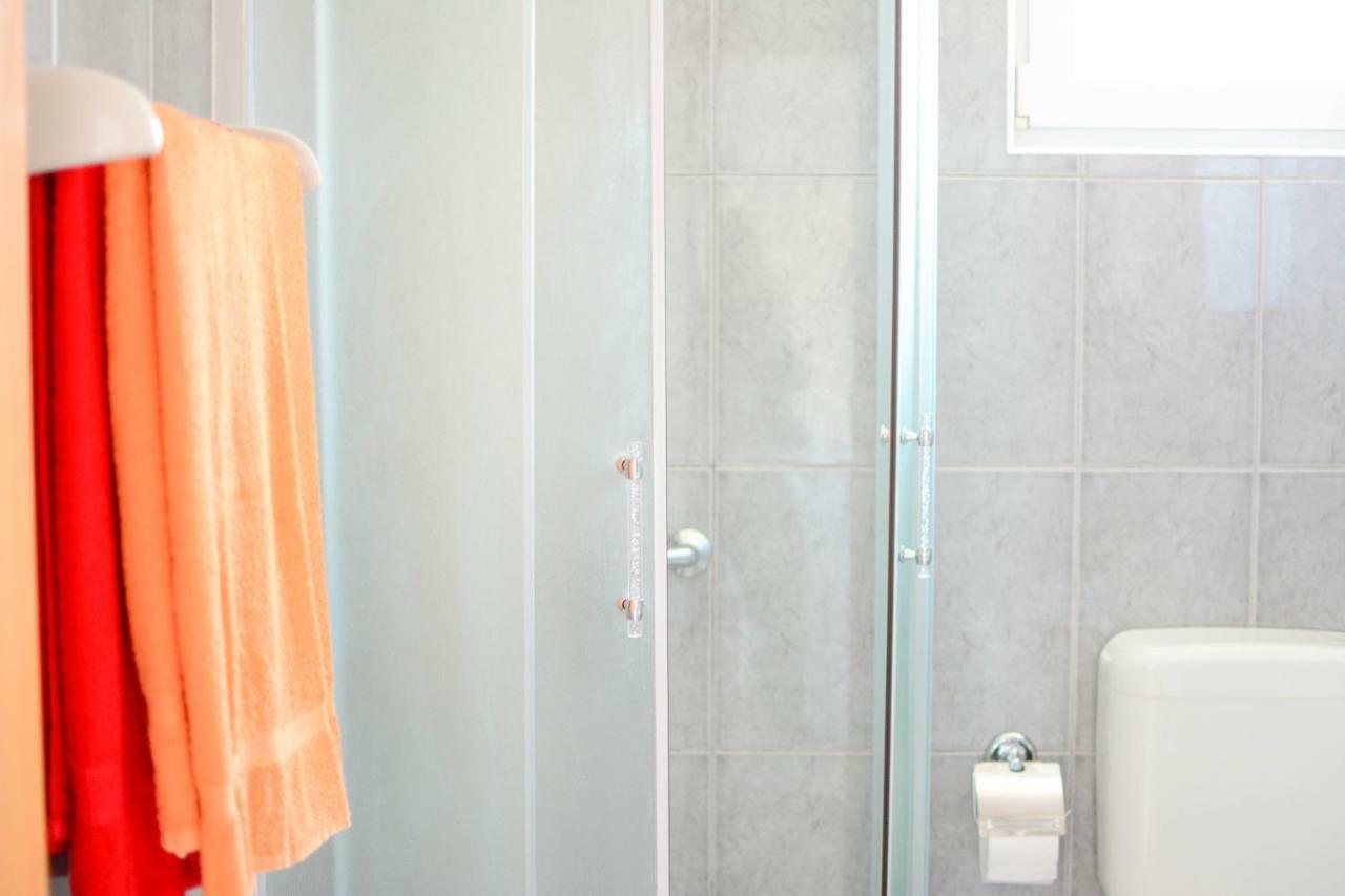 Apartmani Prvi Red Do Mora Pag Town Dış mekan fotoğraf